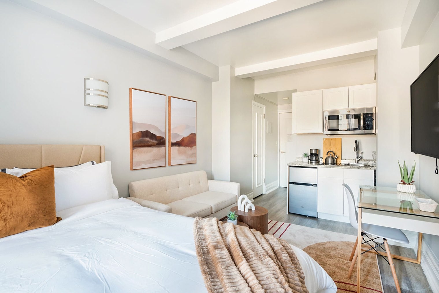 Building Photo - 240 W 73rd St