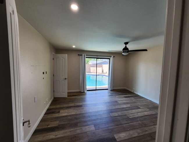 Building Photo - Tempe 4 Bedroom 3 Bath w/ Pool right near ASU!