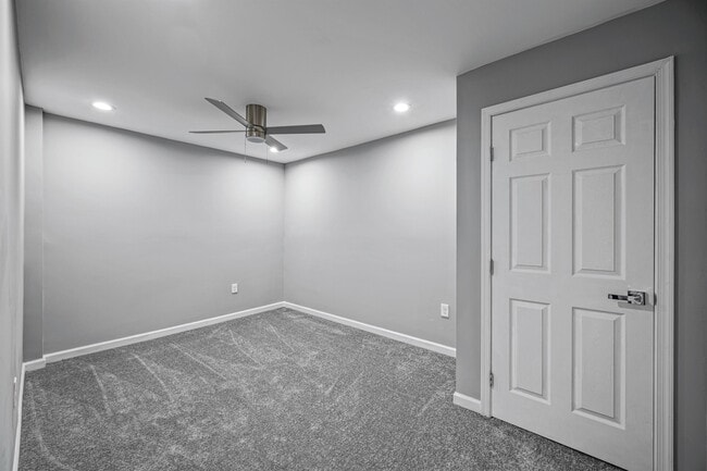 Building Photo - 3059 Brighton St