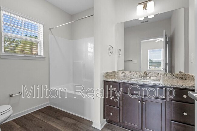 Building Photo - 150 Grove Cir