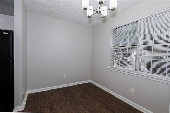 Building Photo - 7215 Crestside Dr