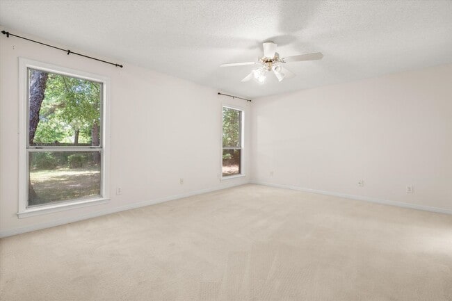 Building Photo - CUL-DE-SAC LOCATION NEAR HISTORIC FAIRHOPE