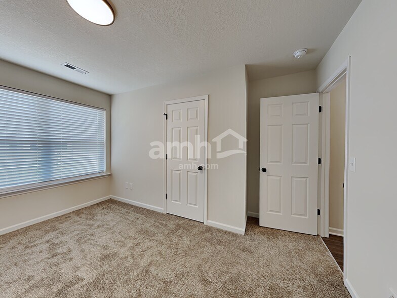 Building Photo - 651 Grover Dr