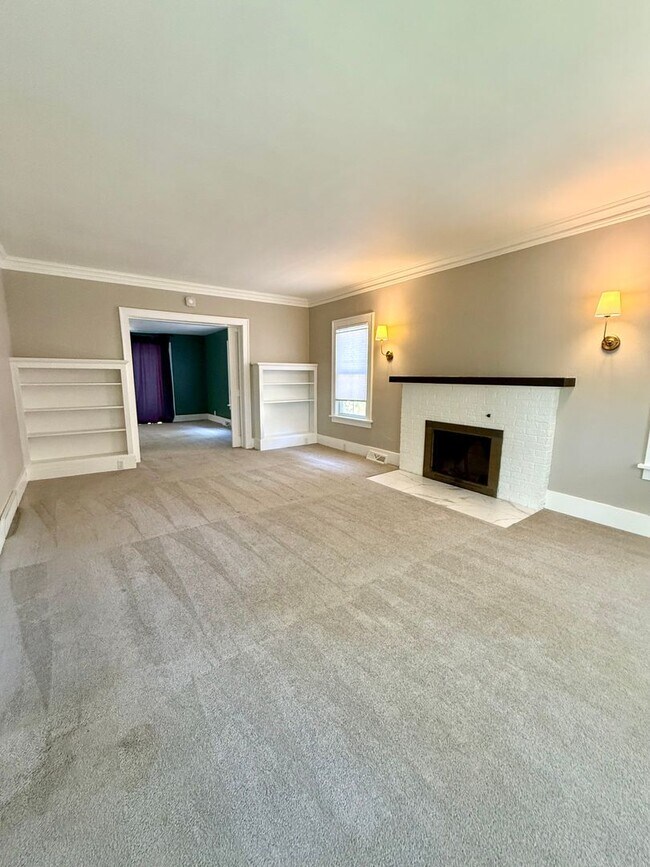 Building Photo - Three Bedroom Home in Kalamazoo
