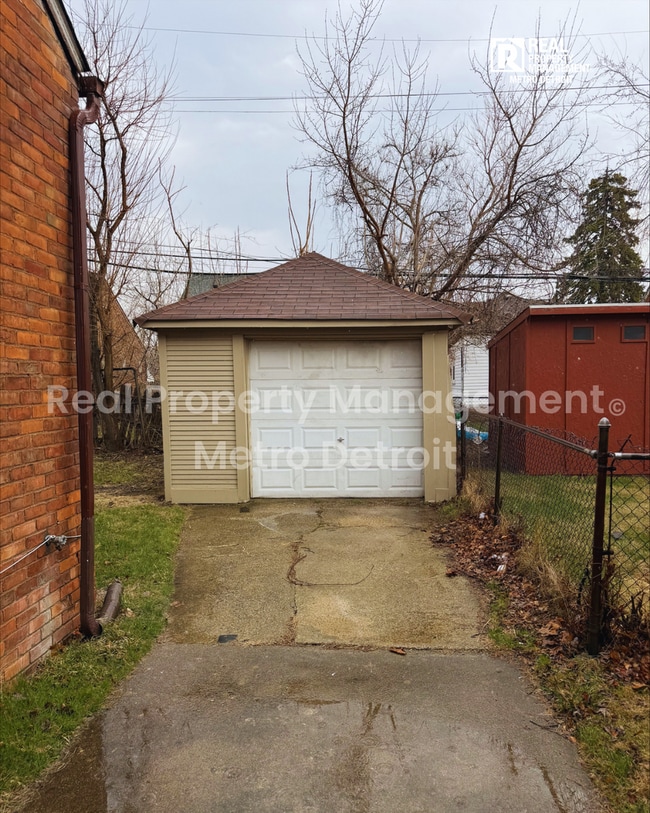 Building Photo - 16210 Ferguson St