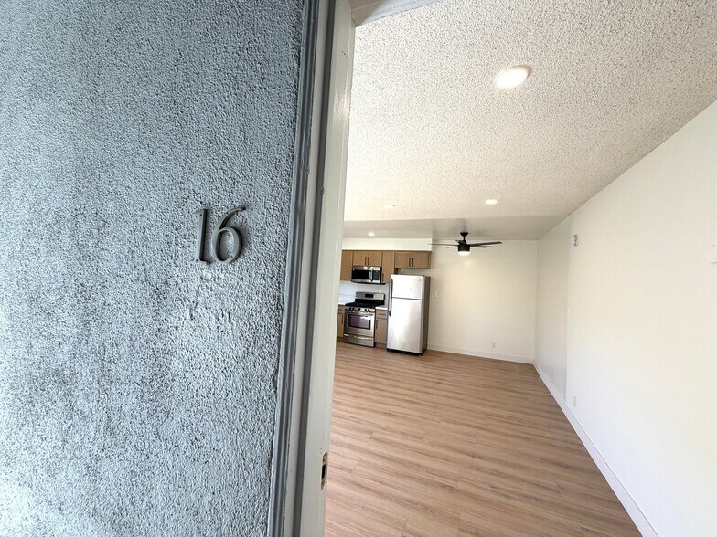 Building Photo - 3510 Clarington Ave
