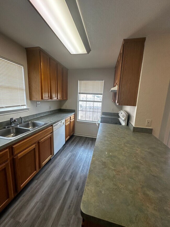 Building Photo - Lovely Cedar Creek Home on Large Shaded Lot