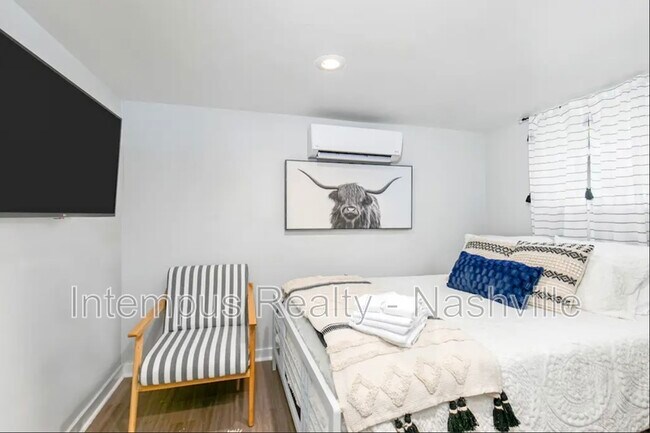 Building Photo - 840 Lemont Dr