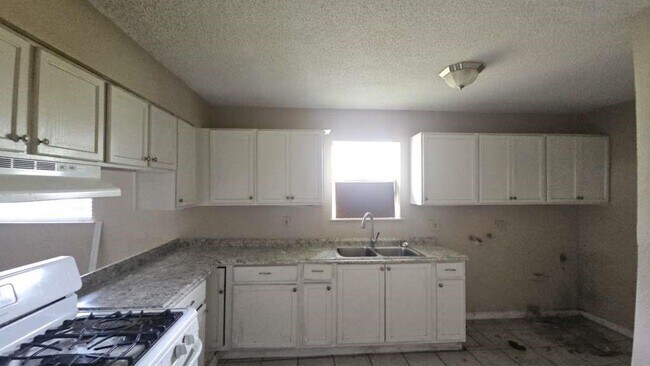 Building Photo - 1122 Havner Ln