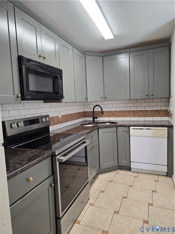 Building Photo - 757 Pleasant St