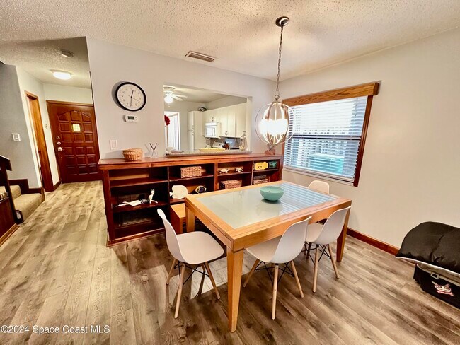 Building Photo - 416 Sailfish Ave