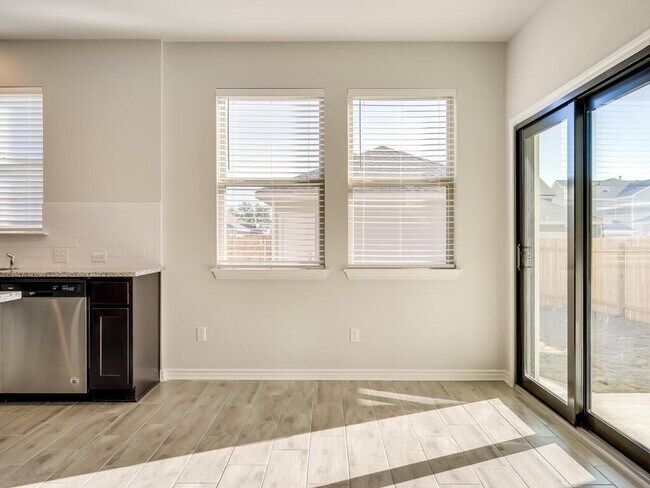 Building Photo - 2117 Pecan Island Dr