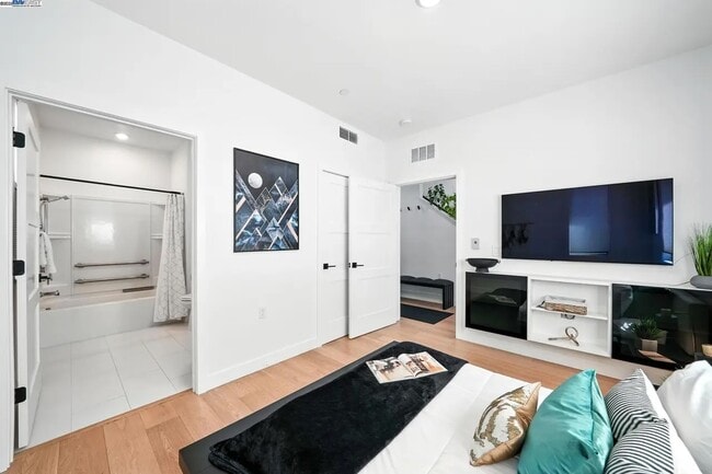 Building Photo - 25243 Villager Ln