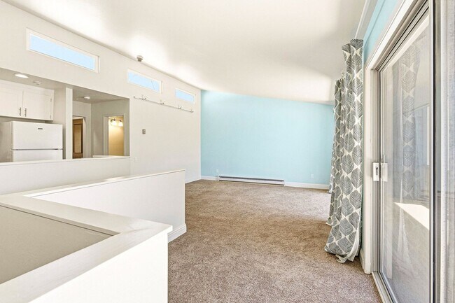 Building Photo - 308 Estrella Ave