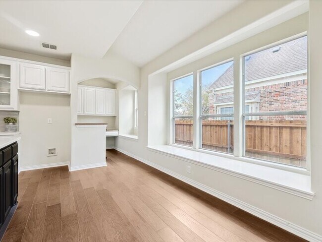 Building Photo - 9705 Terence Dr
