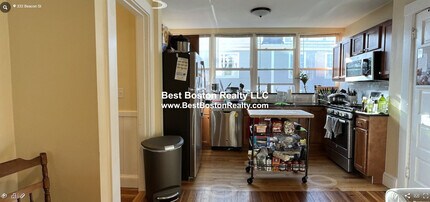 Building Photo - 332 Beacon St