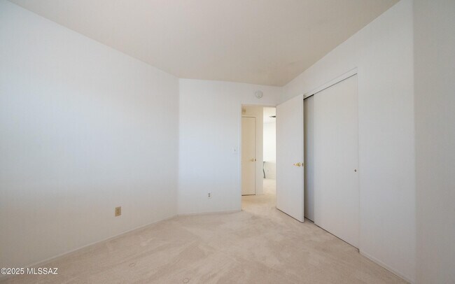 Building Photo - 4339 E Samantha Dr