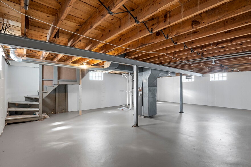 Building Photo - 7821 Morganford Rd