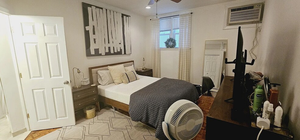 Building Photo - 421 S 17th St