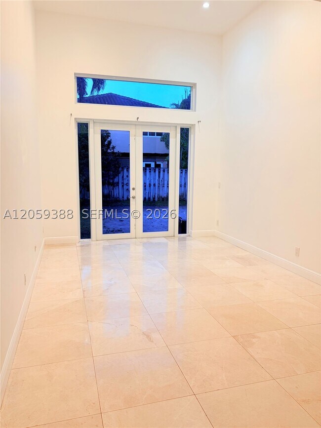 Building Photo - 1581 SW 106th Ave
