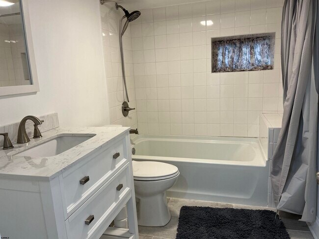 Building Photo - 3 S Richards Ave