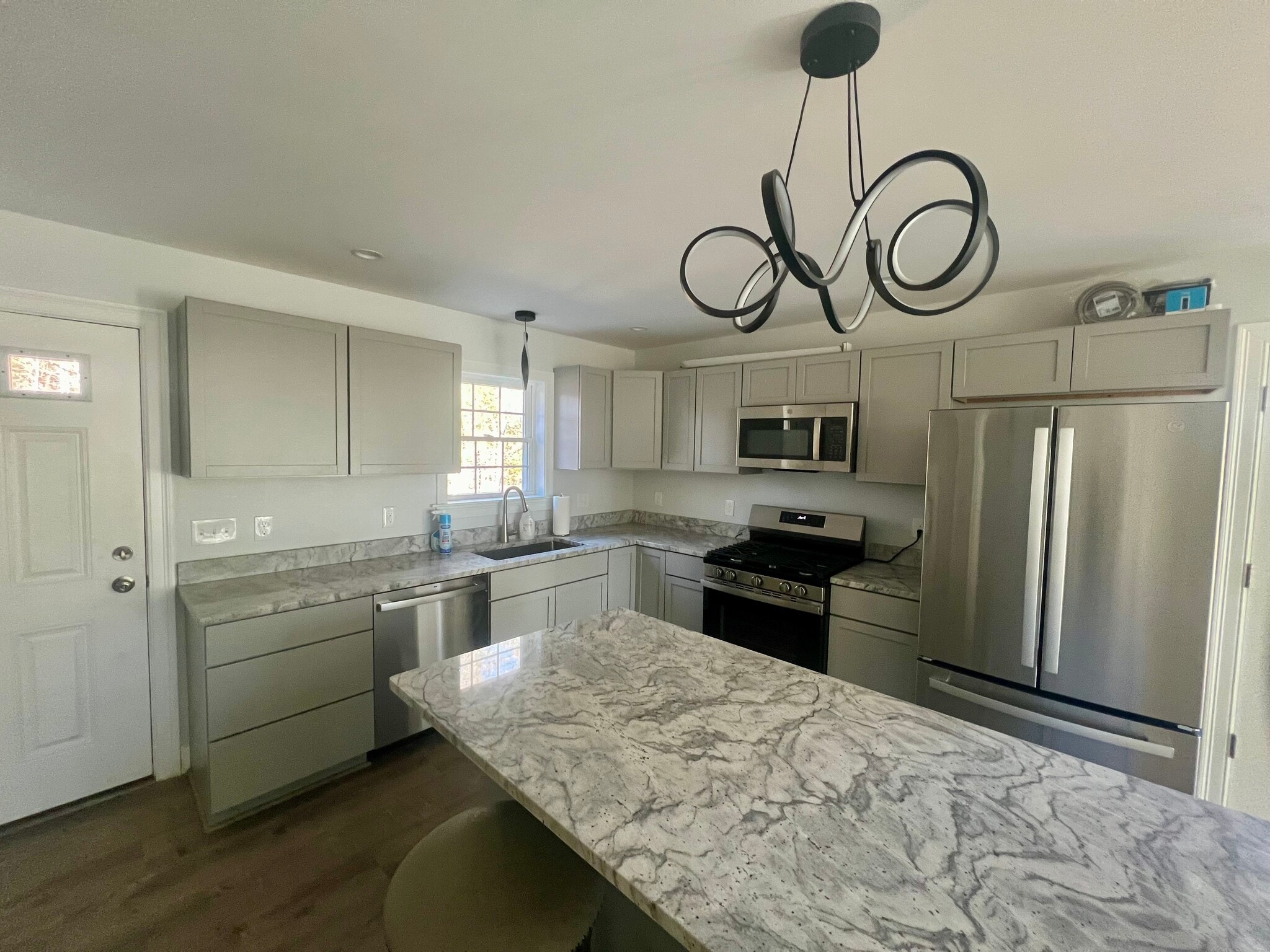 Building Photo - 652 Goodwins Mills Rd