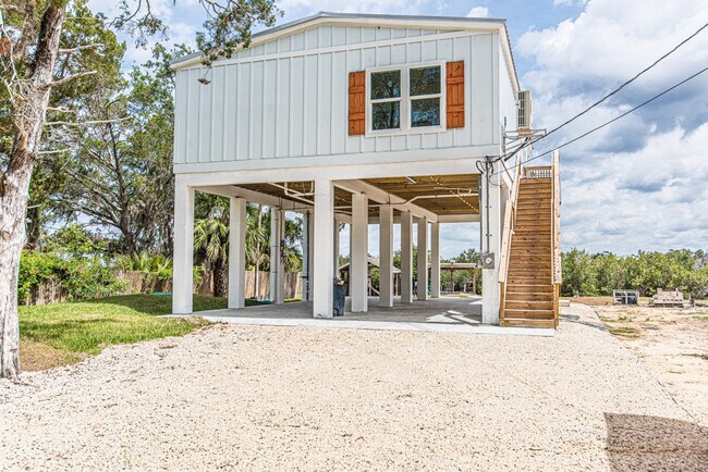 Building Photo - 14413 W Ozello Trail