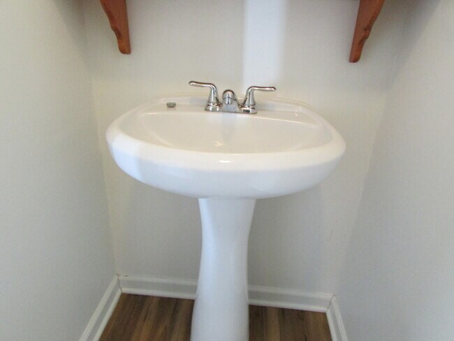 Building Photo - 848 Oxford Pl