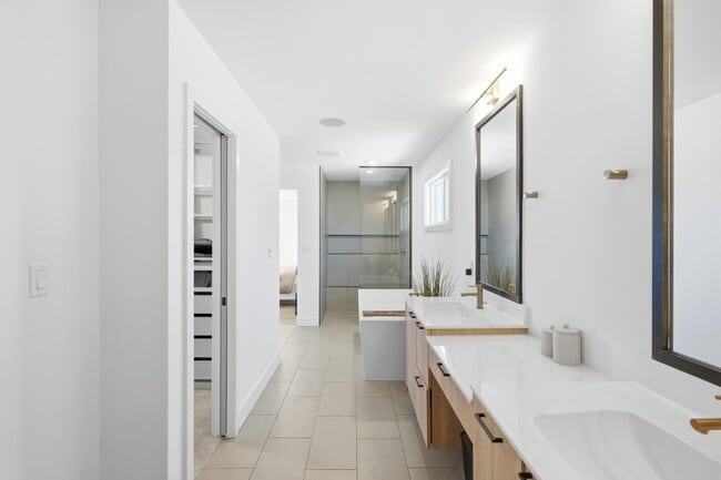 Building Photo - 1301 Haxby Ct