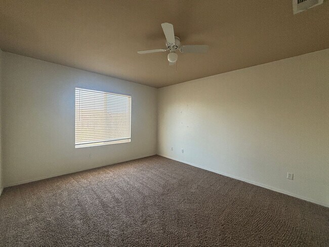 Building Photo - 44321 Sunmist Ct