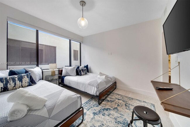 Building Photo - 2162 SW 14th Terrace