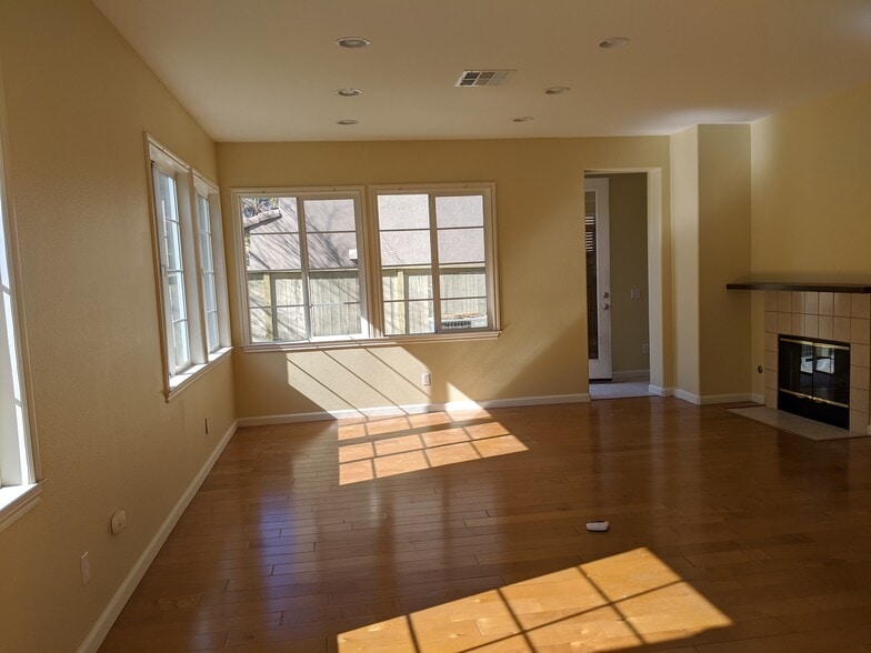 Family Room - 598 Via del Caballo