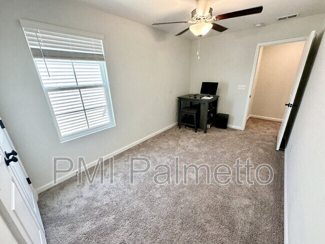 Building Photo - 409 Eclipse Ln