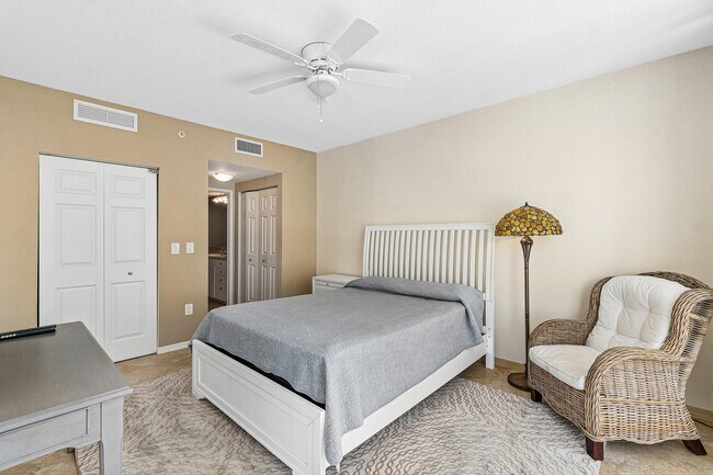 Building Photo - 700 E Boynton Beach Blvd