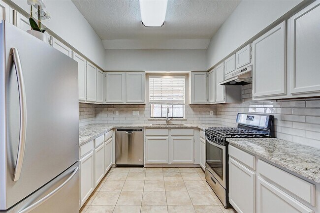 Building Photo - 21623 Park Valley Dr