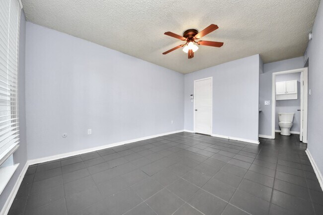 Building Photo - 250 El Dorado Blvd