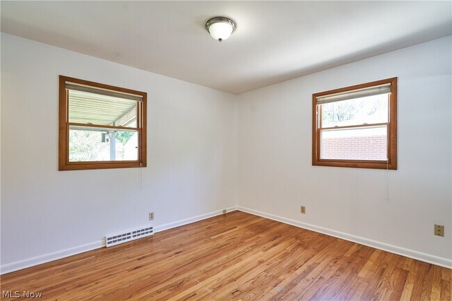 Building Photo - 1056 Endicott Dr