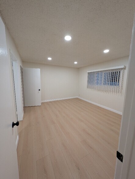 Building Photo - 11007 Hartsook St