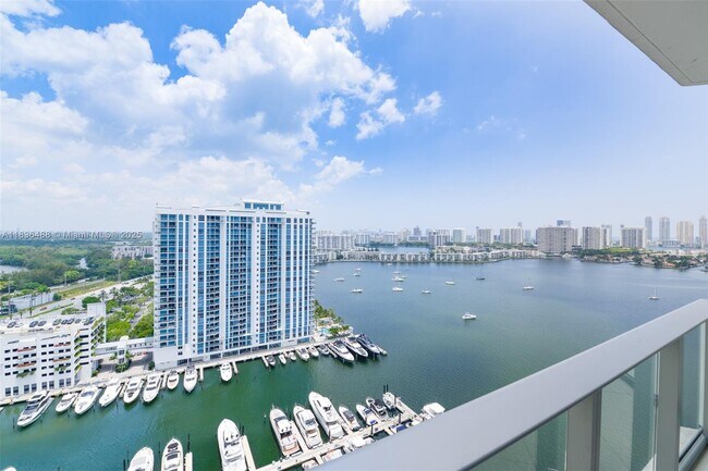 Building Photo - 17111 Biscayne Blvd