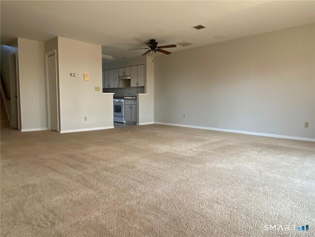 Building Photo - 560 Silver Sands Rd