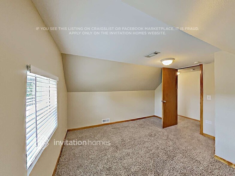 Building Photo - 11521 S Karlov Ave