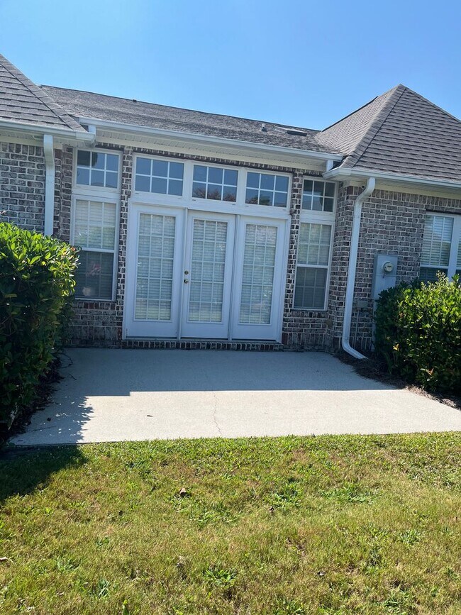 Building Photo - 1005 E Shearwater Ln