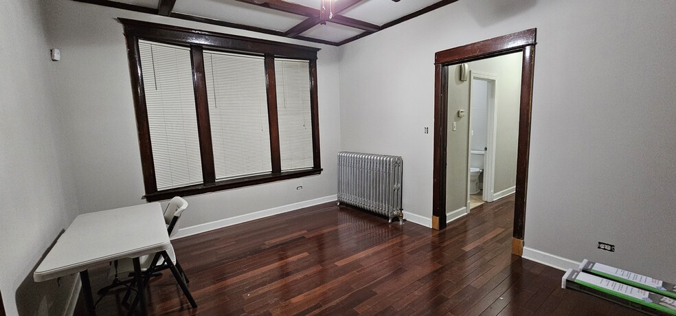 Family Room - 3421 W Adams St