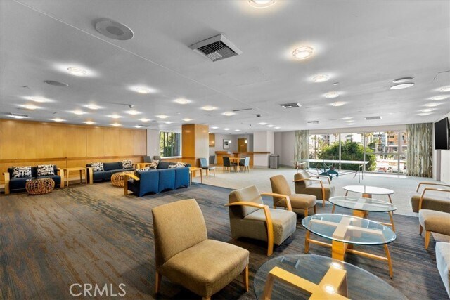 Building Photo - 13600 Marina Pointe Dr