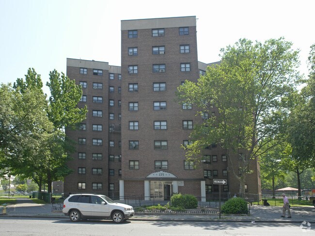 Building Photo - 135 Lexington Ave