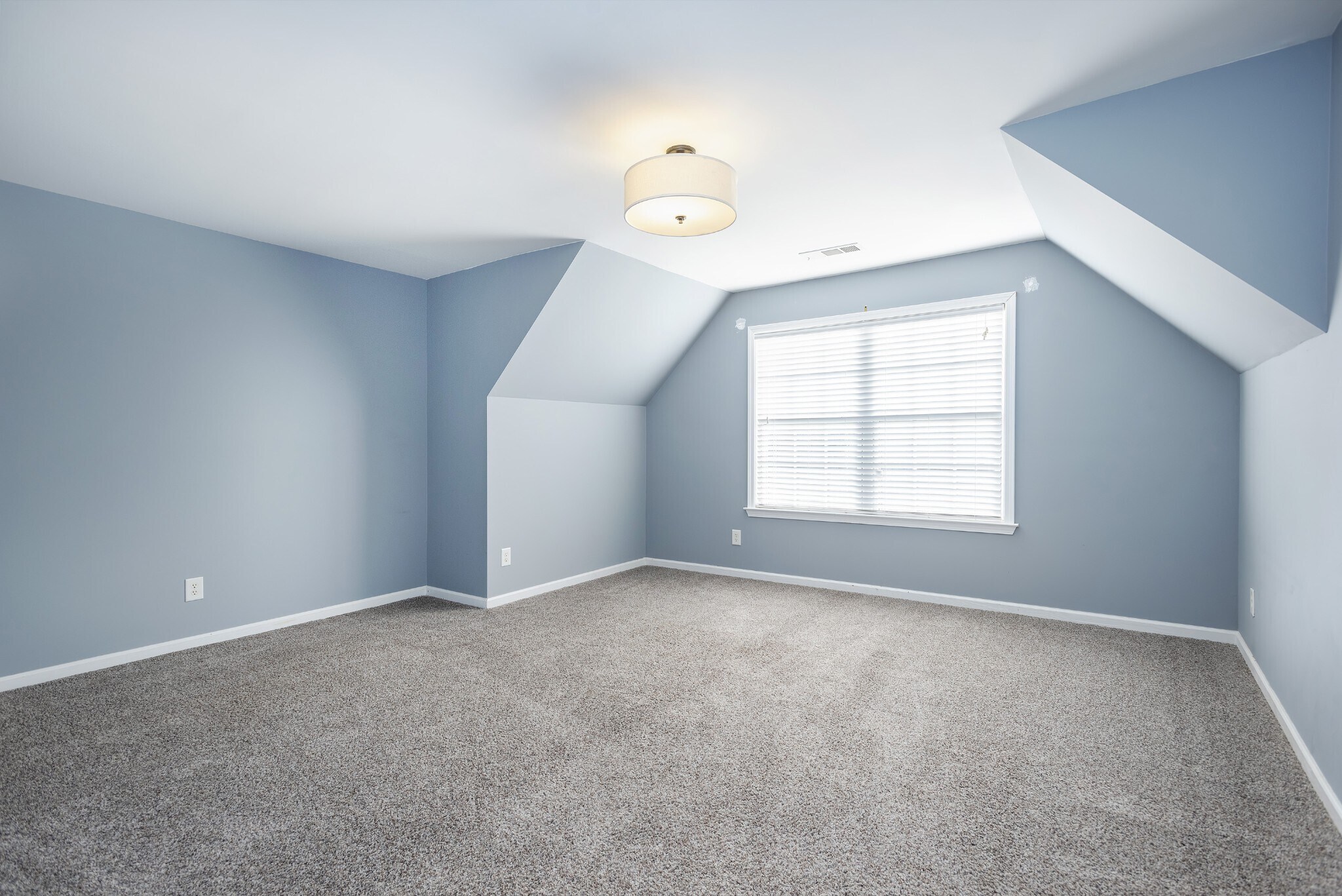Building Photo - 2601 Potomac Ct