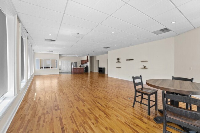 Building Photo - 44 S Jefferson St