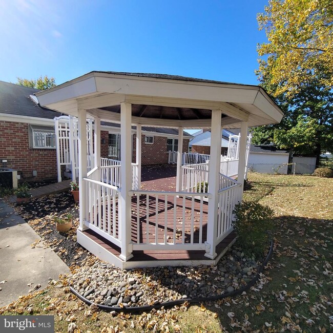 Building Photo - 1702 Prindle Dr