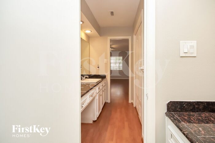 Building Photo - 4407 Deerfield Village Dr