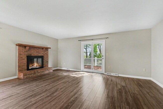 Building Photo - 616 Park Ridge Dr